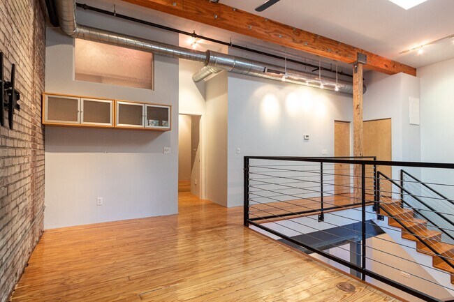 Building Photo - 2401 S 12th St