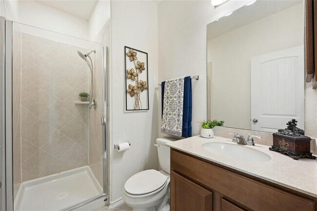 Building Photo - 402 Lynwood Gold Wy