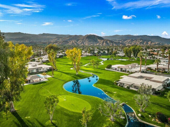 Building Photo - Luxury Golf Course Retreat in Indian Wells