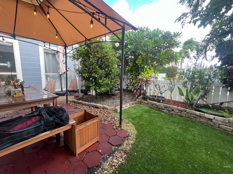 Building Photo - 4955 Hanawai St