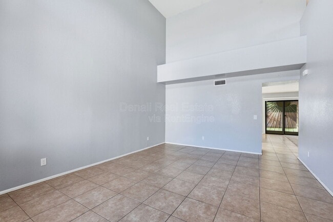 Building Photo - 10008 E Paseo San Ardo