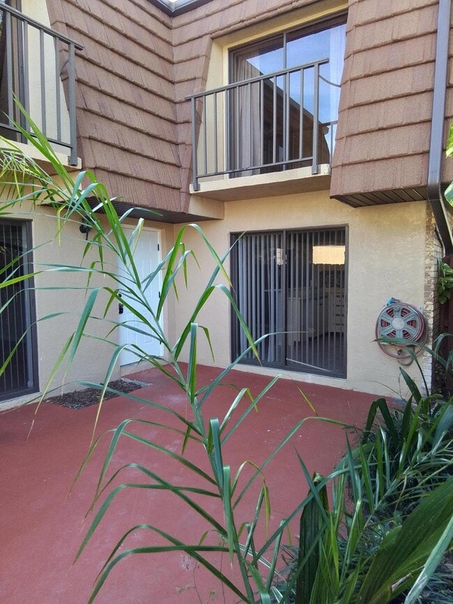 Building Photo - 1458 N Lawnwood Cir