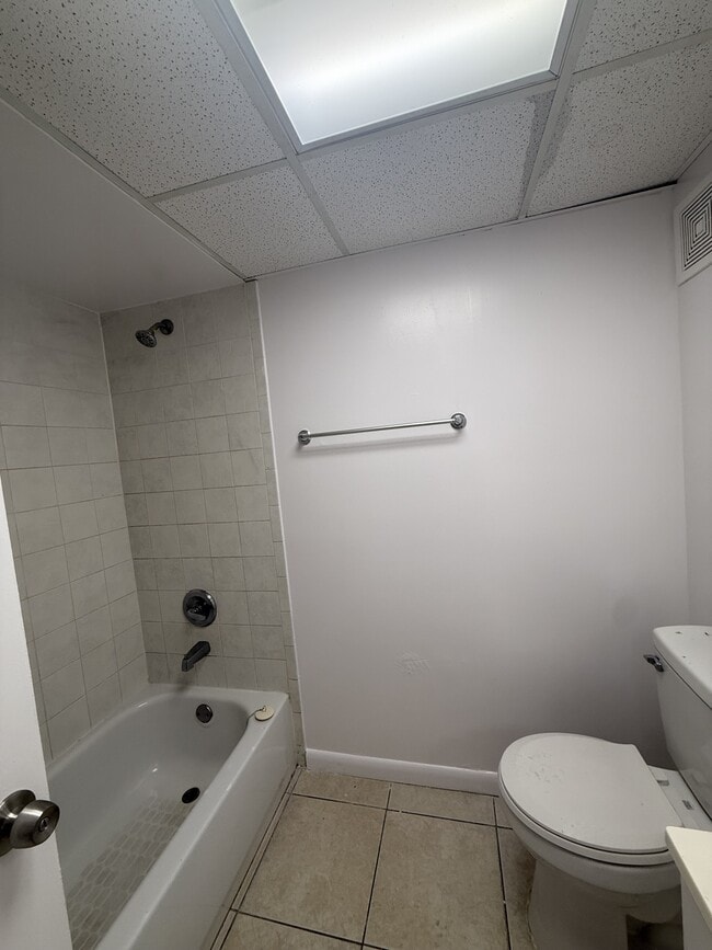 Building Photo - 2916 NW 55th Ave