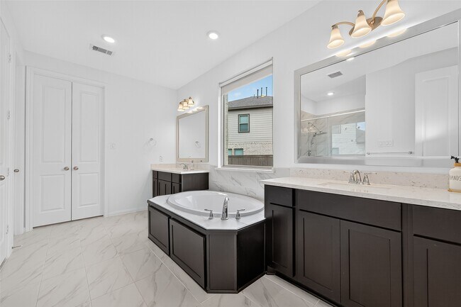Building Photo - 21206 Rabbitbrush Ct
