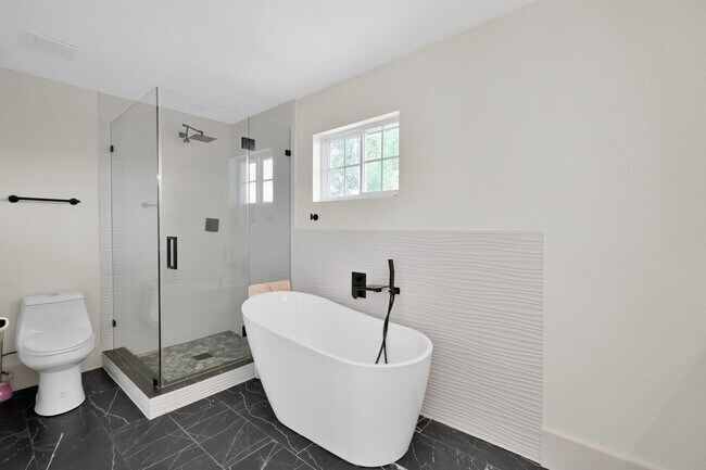 Building Photo - 6026 Willowbend Blvd