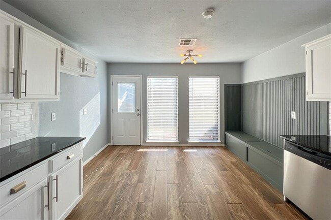 Building Photo - 1225 Sequoyah Pl