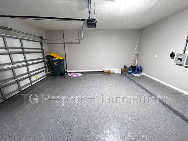 Building Photo - 11646 Pacific Dogwood Ct