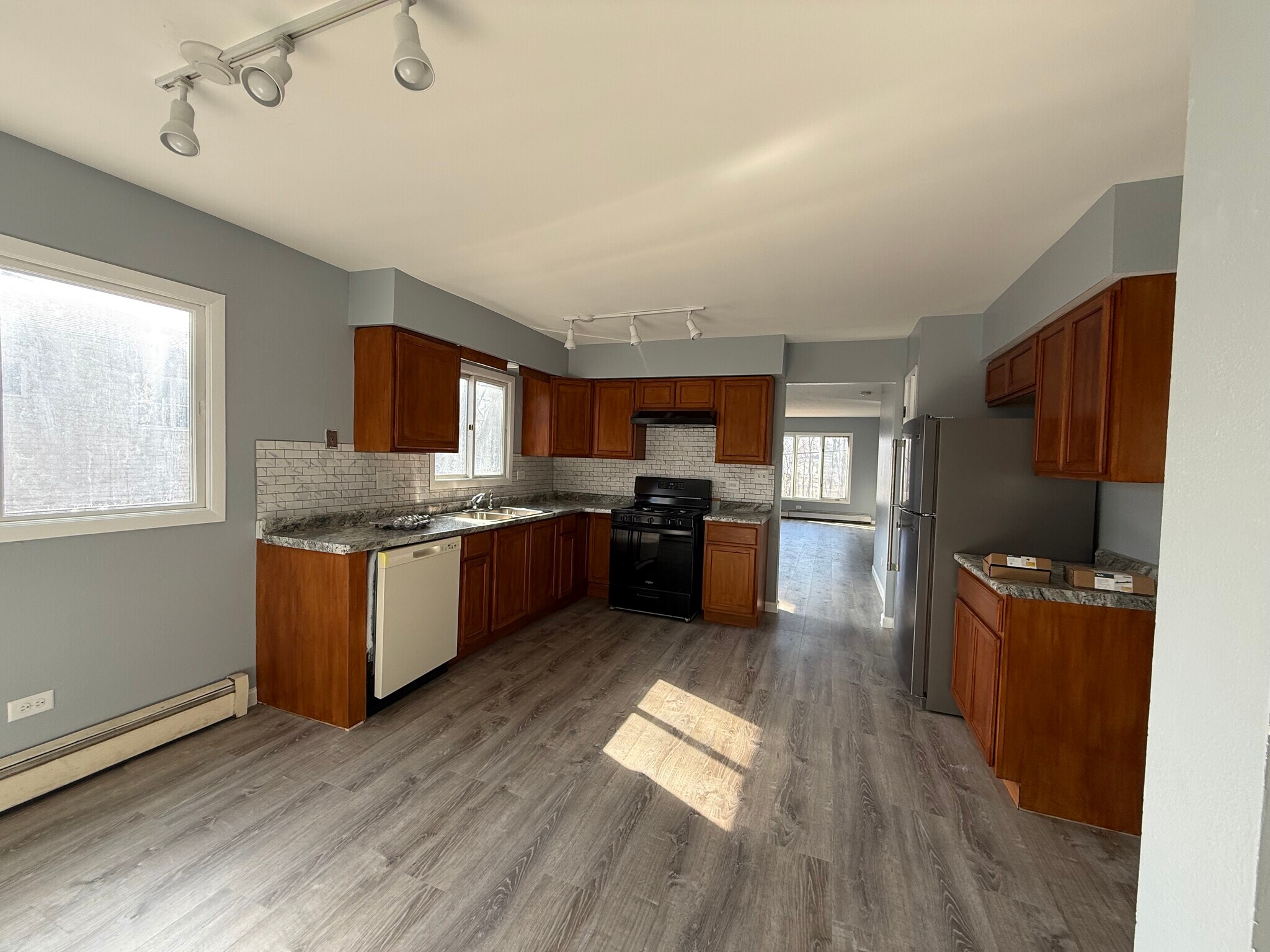 Kitchen - 18329 West St