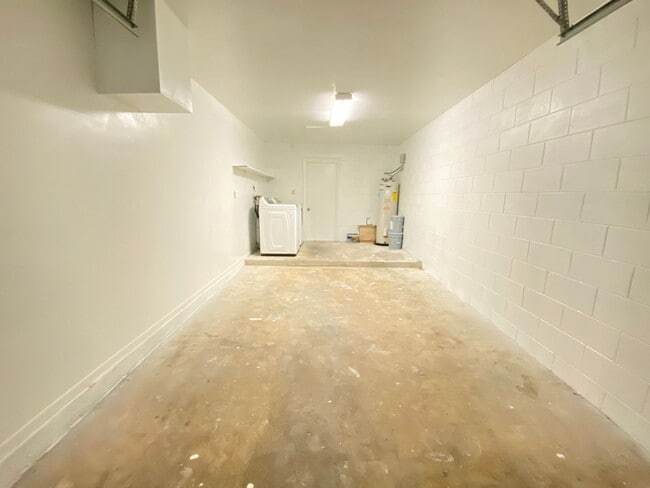 Building Photo - 135 Sand Pine Cir