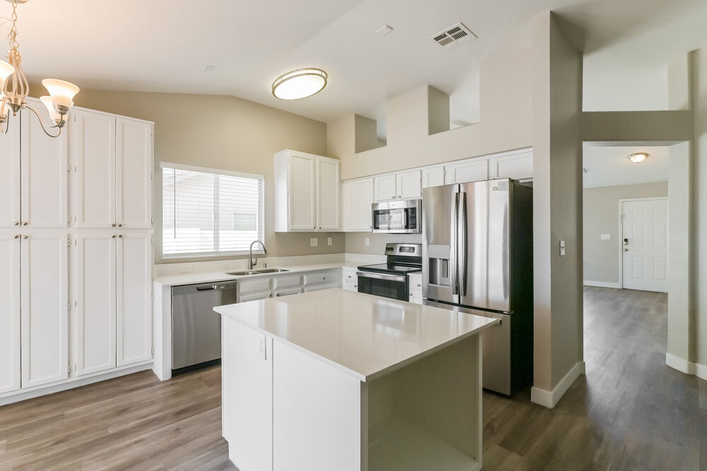 Building Photo - 801 Zinnia Cir