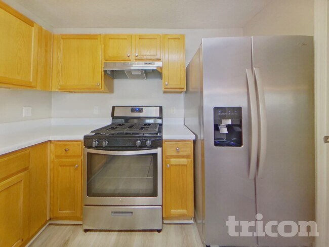 Building Photo - 1960 Lexington Ln