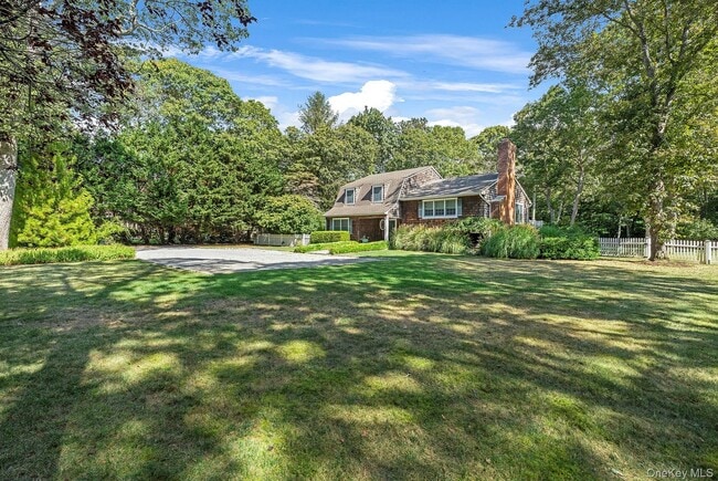 Building Photo - 44 Midhampton Ave