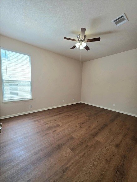 Building Photo - 2215 Conway Cove