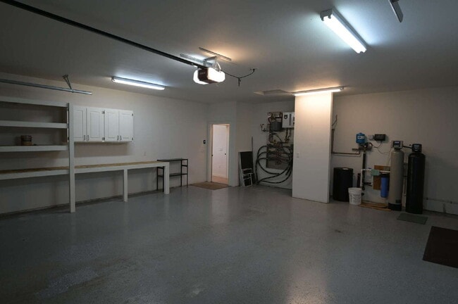 Building Photo - Modern & comfortable home in a country setting on 1 acre in Sequim