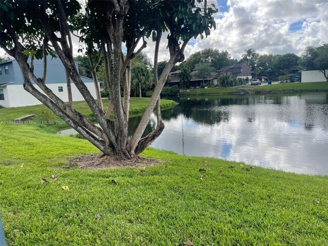 Building Photo - 6969 SW 36th Dr