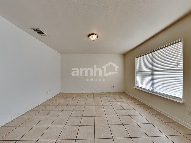 Building Photo - 10025 Quail Glen Dr