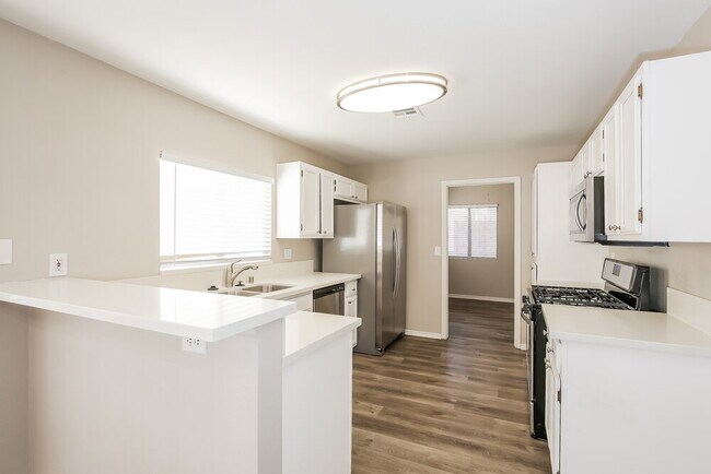 Building Photo - 1733 Toltec Cir