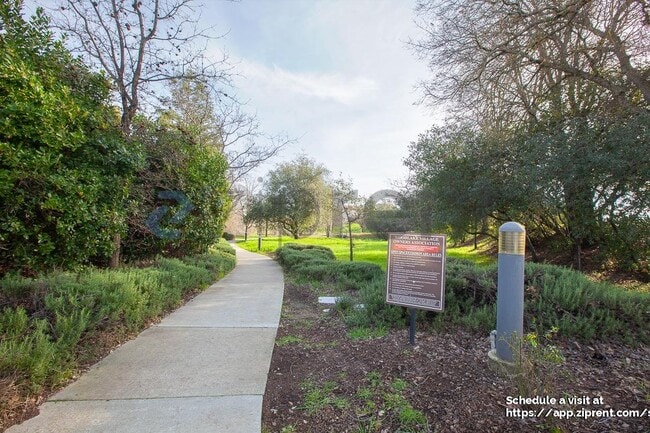 Building Photo - 681 Ringneck Ct