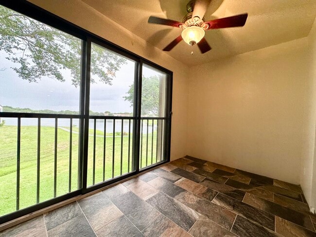 Building Photo - 2800 Palmwood Terrace