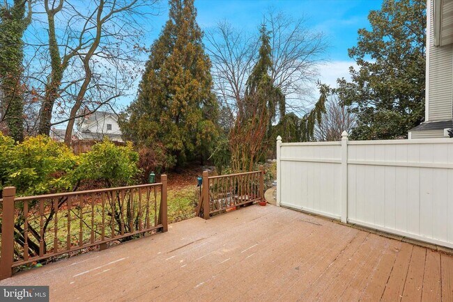 Building Photo - 306 Manor Ln