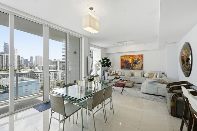 Building Photo - 601 NE 27th St