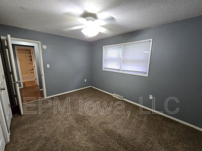 Building Photo - 1407 Robin Rd
