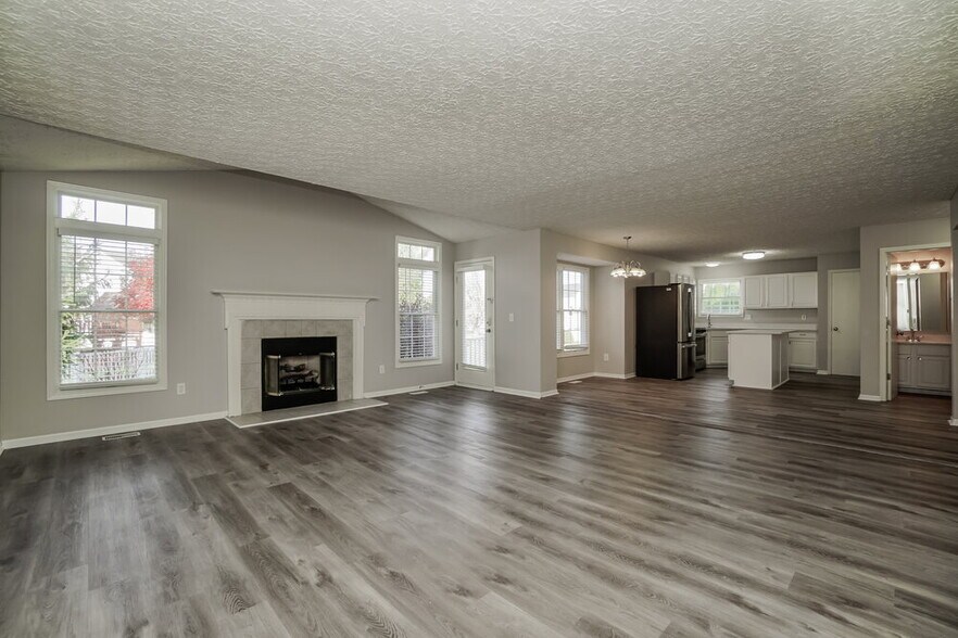 Building Photo - 5090 Dietrich Ave