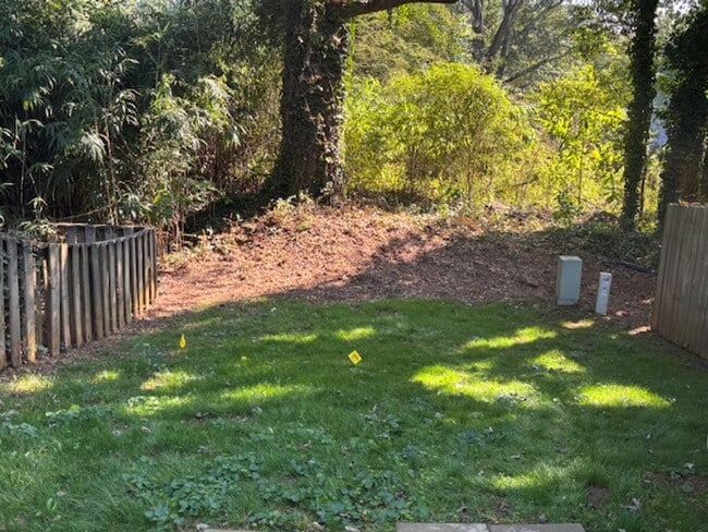 Building Photo - Beautifully Renovated 3-Bedroom, 2.5-Bath ...