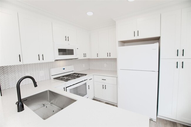 Building Photo - 13103 Pollard Dr
