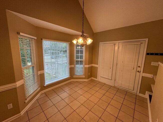 Building Photo - 17115 Grenache Ct