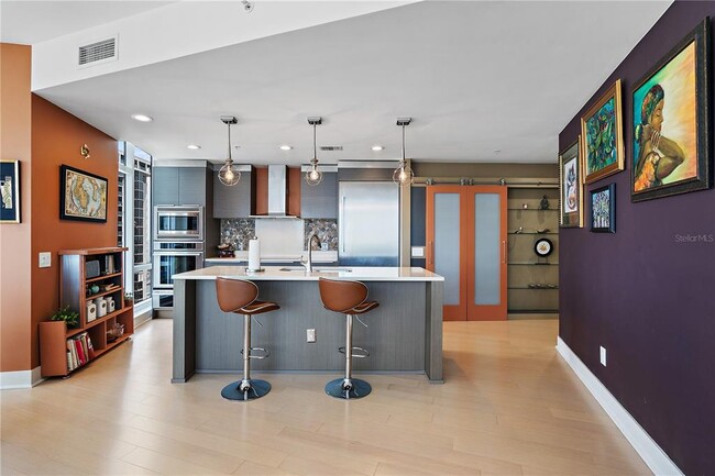 Building Photo - 175 1st St S