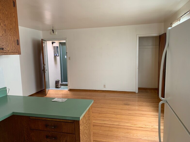 Building Photo - 1475 48th Ave