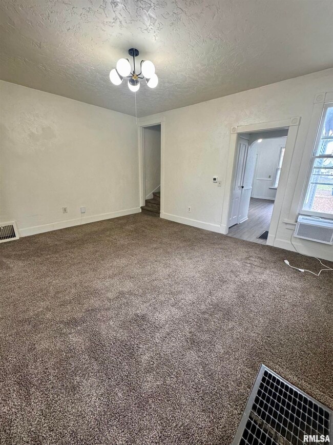 Building Photo - 2325 McKinley Ave