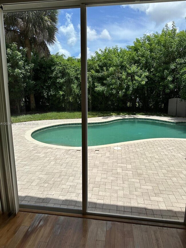 Building Photo - 11090 Baybreeze Way