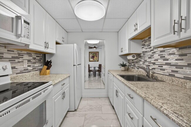 Building Photo - 1131 SE 4th St