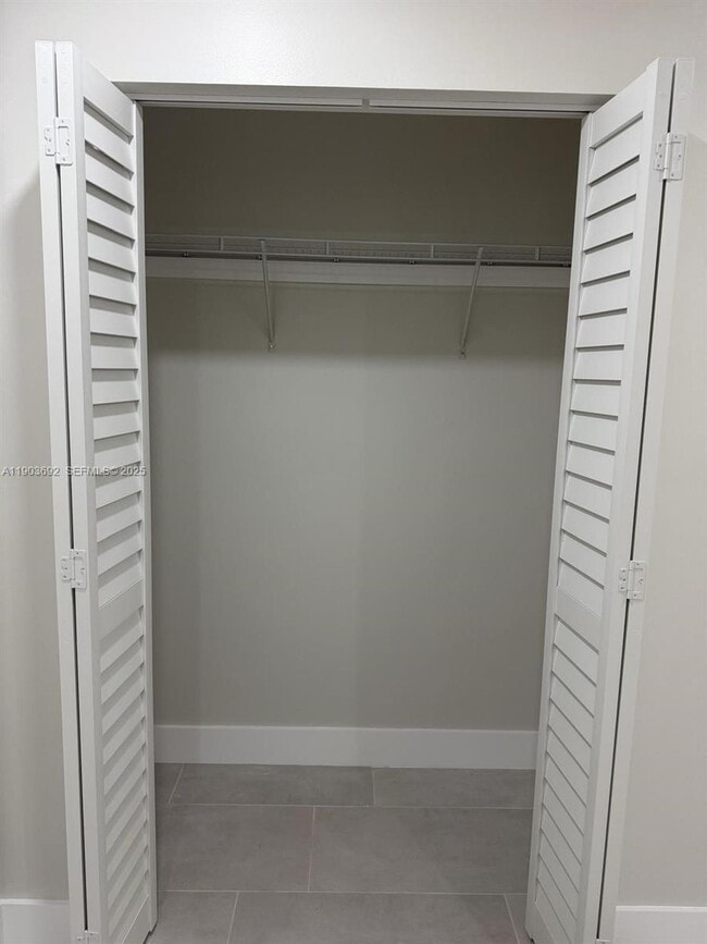 Building Photo - 9716 Hammocks Blvd