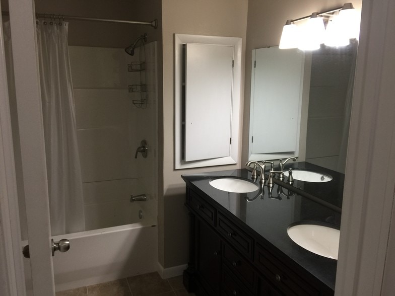 Building Photo - 222 Prospect Ave