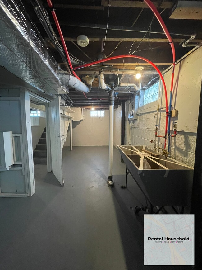 Building Photo - 19676 Kingsville St