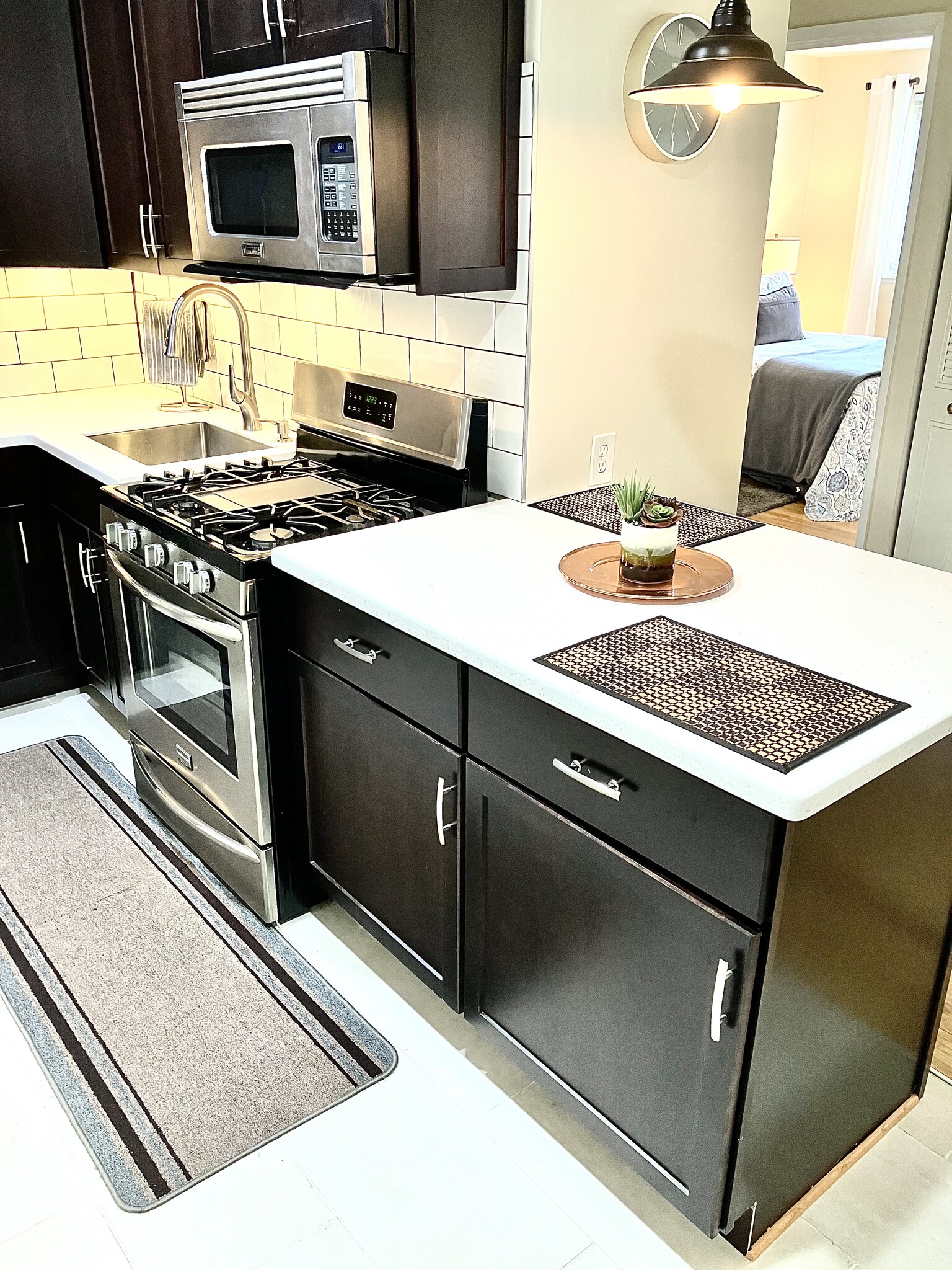 Building Photo - 515 W Wrightwood Ave