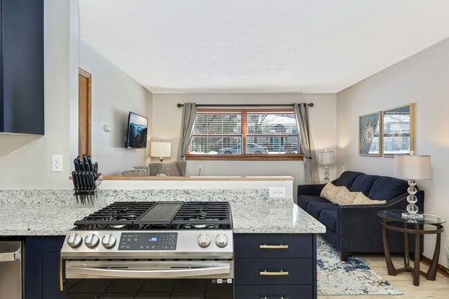 Building Photo - 157 Mississippi Pl