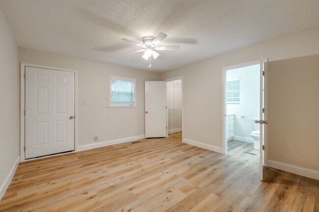 Building Photo - 91 Circle Dr