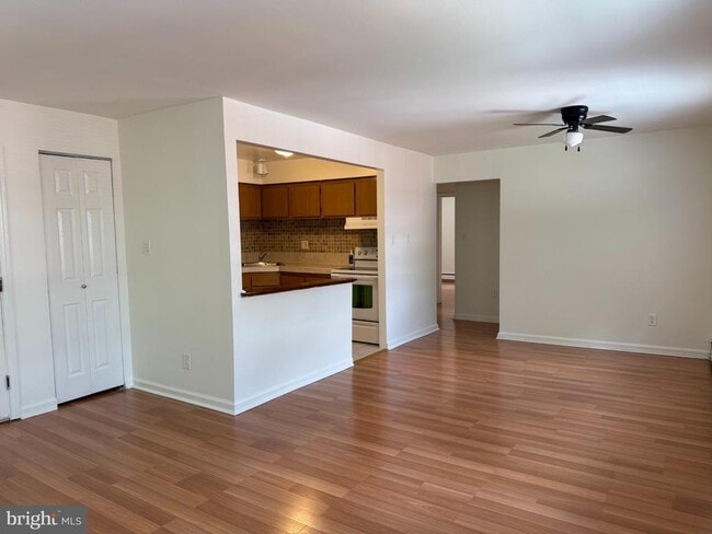 Building Photo - 512 Stidman Dr