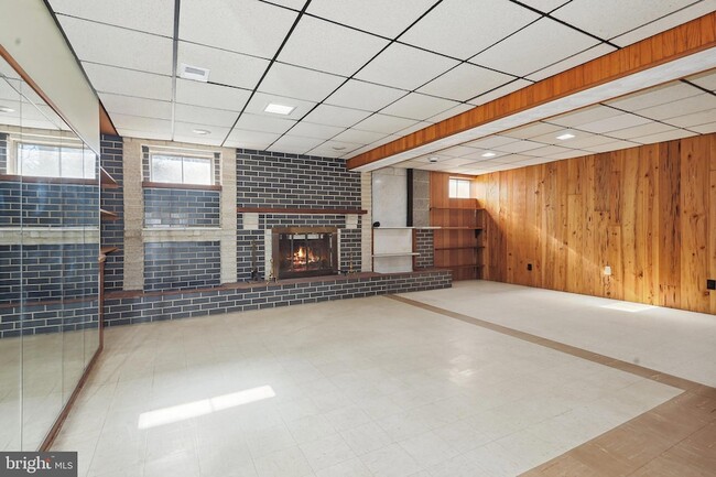 Building Photo - 10624 Marbury Rd