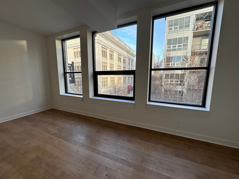 Building Photo - 540 S 4th St