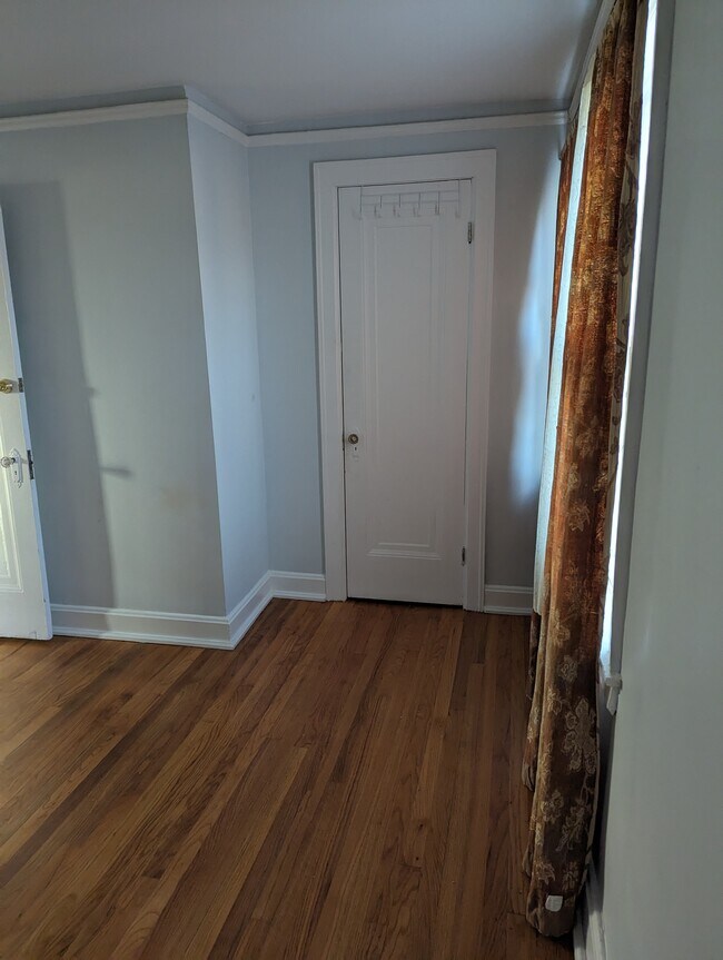 Closet Master Bedroom - 2842 Ewald Cir