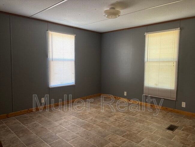 Building Photo - 2241 Woodby Rd