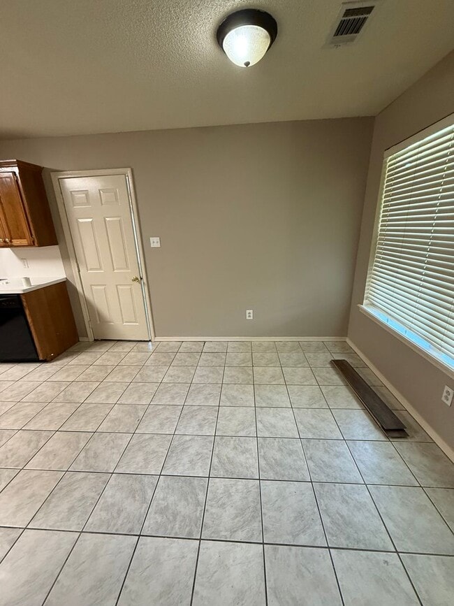 Building Photo - 141-145 Northridge Drive