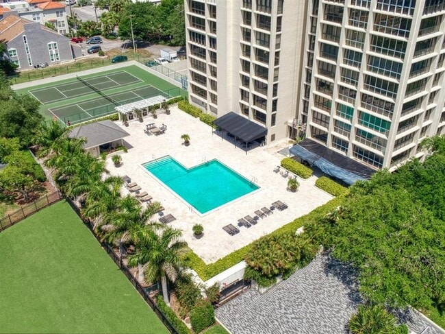 Building Photo - 3301 Bayshore Blvd