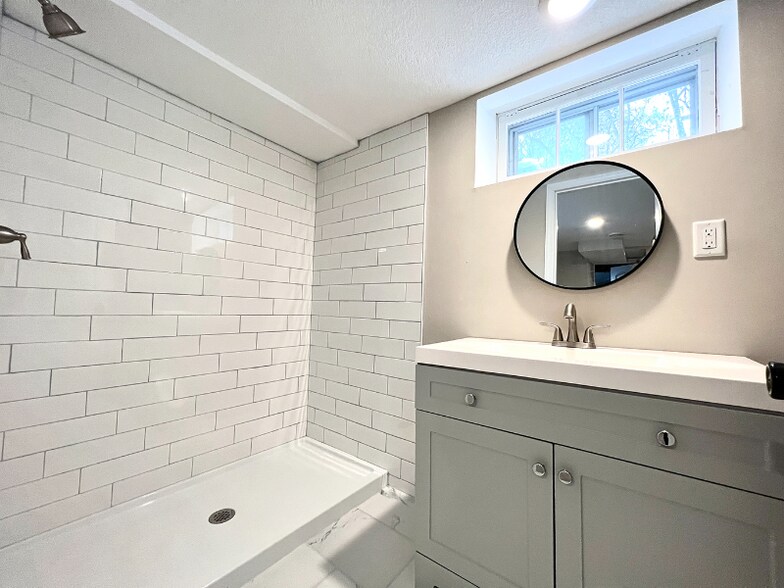 Building Photo - 3016 Kentucky Ave S