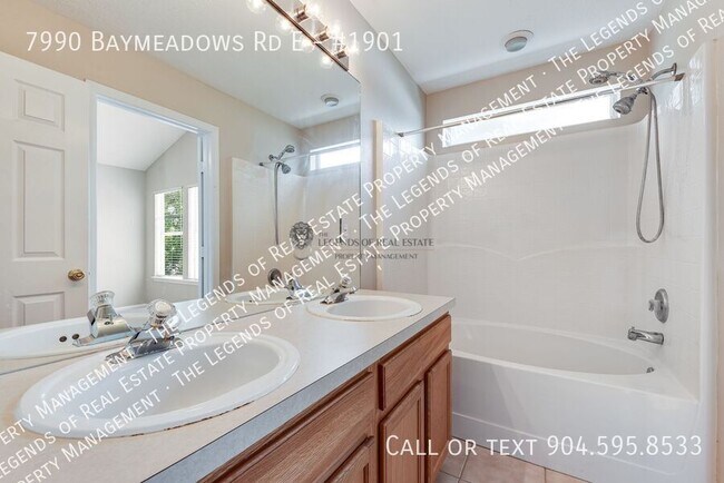 Building Photo - 7990 Baymeadows Rd E